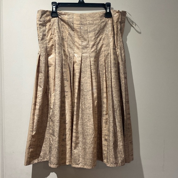 Beige skirt - Picture 1 of 2